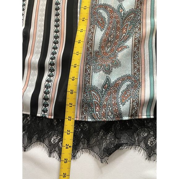 Chico's Women's Paisley Tiered Sleeve Top Size 2 Large Flowy Boho Lace Hem - Picture 9 of 10